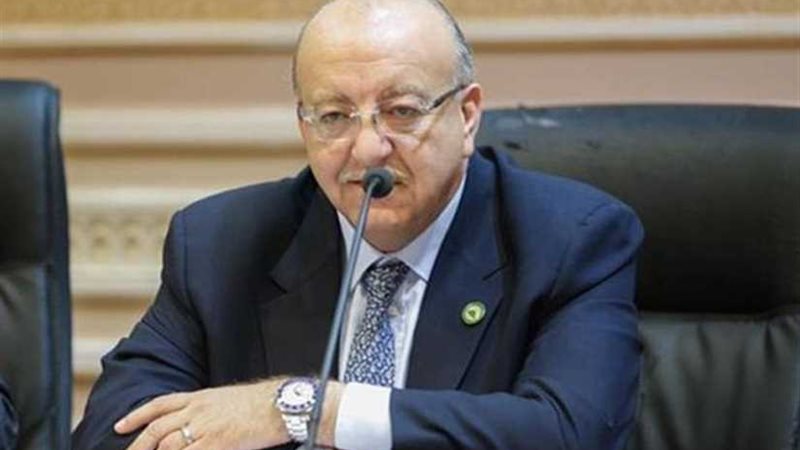 برلماني يطالب بوقف