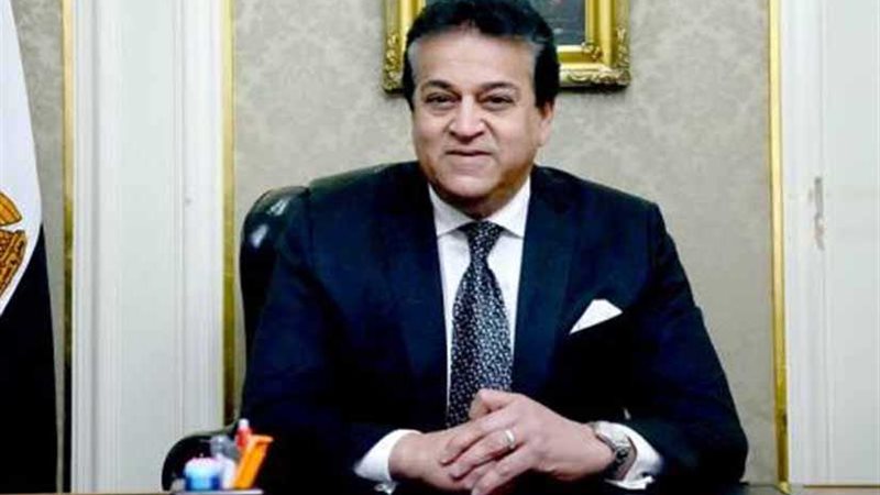 التعليم العالي: أيمن