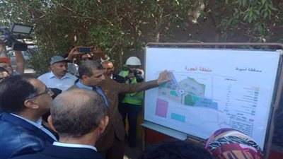 مدبولي يوجه بنقل مصنع السماد بأسيوط خارج المدينة.. صور