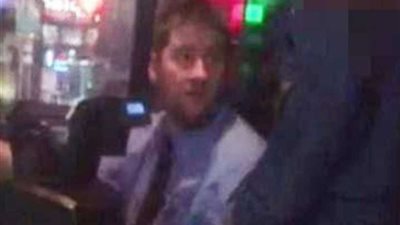 حكاية سواق الأتوبيس والمراهقة على عجلة القيادة