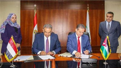 البريد المصري يوقع بروتوكولا مع نظيره الأردني في مجال التجارة الإلكترونية