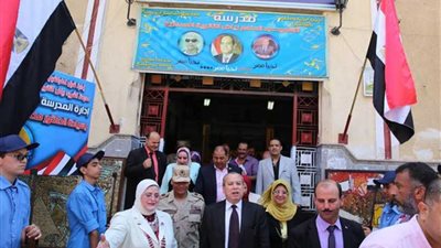 محافظ كفرالشيخ يتفقد مدرسة الشهيد عبدالمنعم رياض