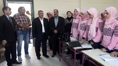 مايسة عطوة تتفقد مدارس الجيزة بأول يوم فى العام الدراسي وتنتقد كثافة الفصول فى بعض المدارس