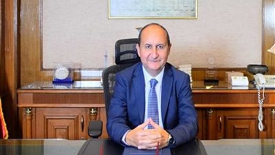 وزير التجارة ينفي تأجيل تطبيق الرسوم الصفرية على جمارك السيارات الأوروبية