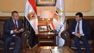 وزير الرياضة يبحث مع إندونيسيا بالقاهرة سبل التعاون