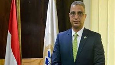 محافظ سوهاج يشكل لجنة هندسية لفحص مدرسة رياض أطفال بعد هبوط أرضي بها