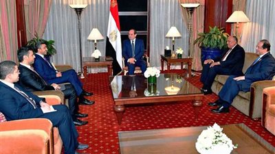 الرئيس لوزير خارجية الإمارات: 