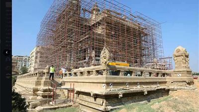 العناني يتفقد أعمال مشروع ترميم قصر البارون