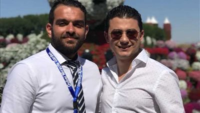 المنشد مصطفى عاطف يقدم صديقه شريف عمر بـ