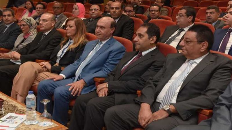 مميش يستقبل وفدًا