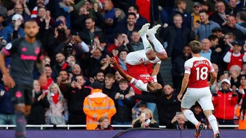 أرسنال يحقق فوزه