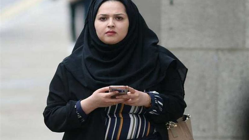 فاطمة تقوم بتصوير