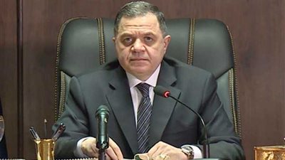 وزير الداخلية يكافئ 491 من رجال الشرطة المتميزين في العمل