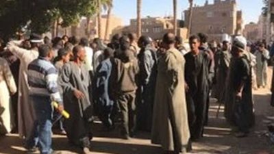 السيطرة على مشاجرة بين بائعين وجزارين بسبب معاكسة فتاة بطوخ