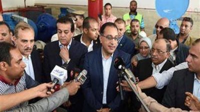 رئيس الوزراء يجري حوارًا مفتوحًا مع مسؤولي مشروع الديابات للإنتاج الحيواني والألبان بأخميم عن خطة التطوير