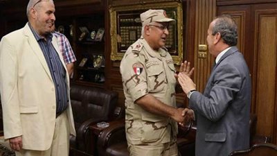 محافظ كفرالشيخ يبحث معوقات مرور خط أنابيب الغاز بشمال المحافظة