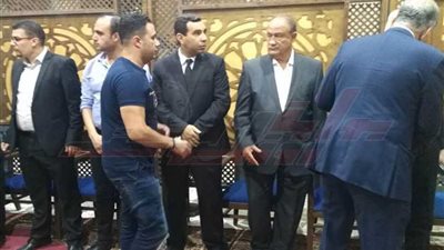 حمادة أنور يحضر عزاء حازم ياسين