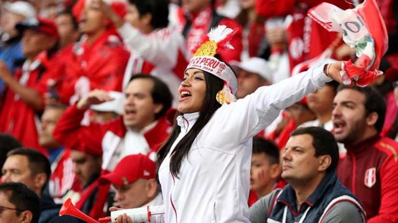 جماهير منتخب بيرو
