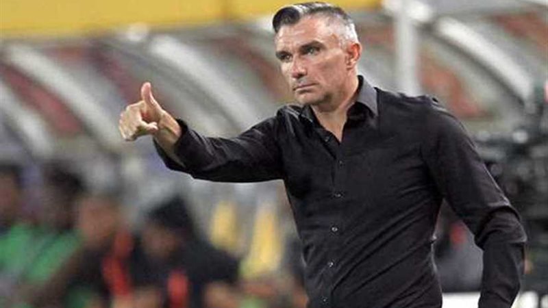 كارتيرون يعلن قائمة