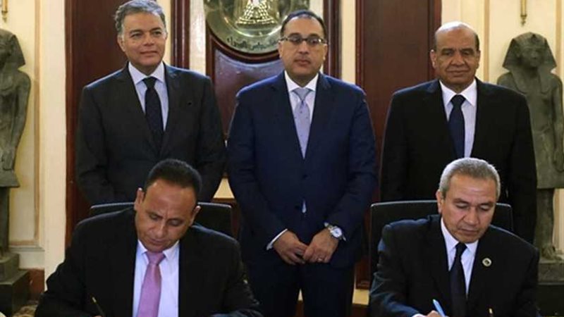 رئيس الوزراء يشهد