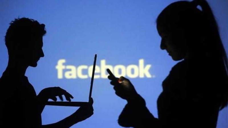 قصة حب بدأت عبر الـ