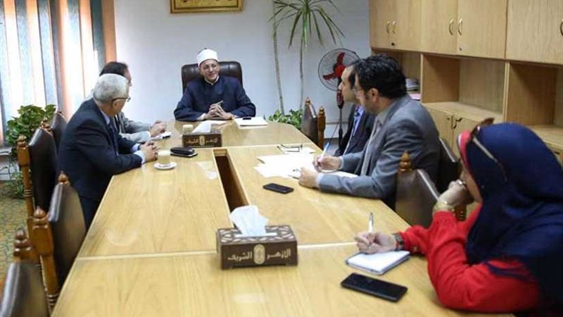 وكيل الأزهر يلتقي