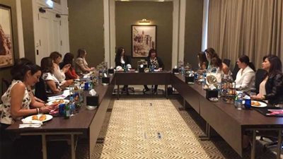 وزيرة الثقافة تلتقي سيدات منتدى عمان الثقافي