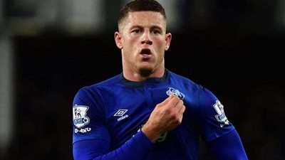 روس باركلي: إدين هازارد بمستواه الحالي أفضل من رونالدو وميسي