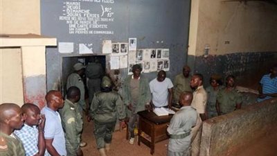 مسلحون انفصاليون يهربون نحو 100 سجين في الكاميرون