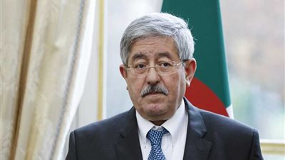 رئيس الوزراء الجزائري يستقبل السفير المصري بمناسبة انتهاء فترة عمله