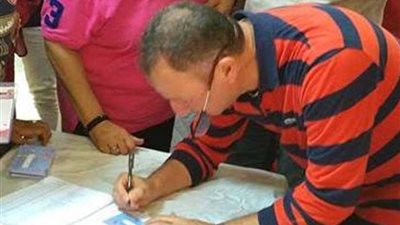 بالصور.. الخطيب يصوت على لائحة النظام الأساسي