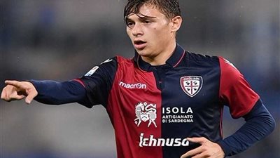 مانشستر يونايتد ينضم للسباق على نجم كالياري الصاعد