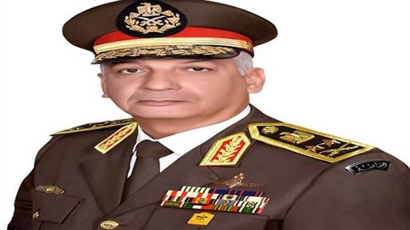 وزير الدفاع يلتقي