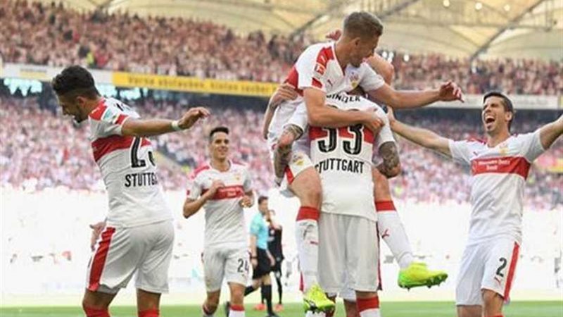 شتوتجارت يفوز على