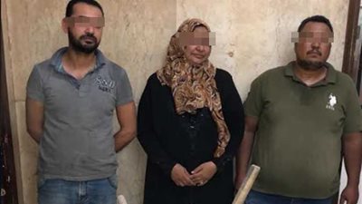 القبض على عاملين وربة منزل ينقبون عن الآثار بحلوان