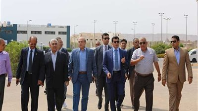 وزير الشباب والرياضة يتفقد مشروع محطة الطاقة الشمسية بشرم الشيخ