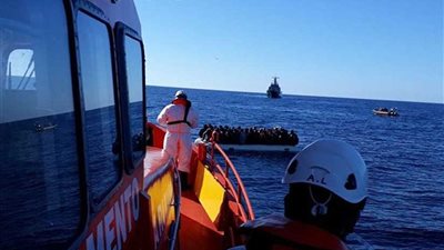 المراكب الإسبانية تنقذ 466 مهاجرا من الموت فى البحر المتوسط