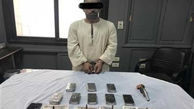 ضبط عامل وبحوزته 2 كيلو حشيش بقرية الزاوية في أسيوط