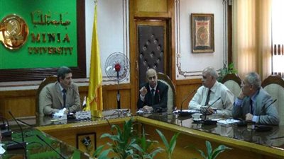 تطوير خدمات كافيتريات جامعة المنيا وتشكيل لجنة متابعة من 