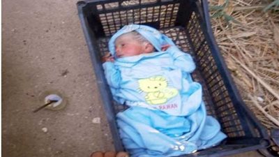 العثور على طفلة حديثة الولادة داخل صندوق قمامة بـ 