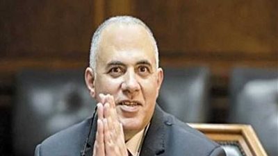 وزير الري يوجه بتكثيف أعمال التطهيرات وإزالة الحشائش استعدادا لموسم الأمطار