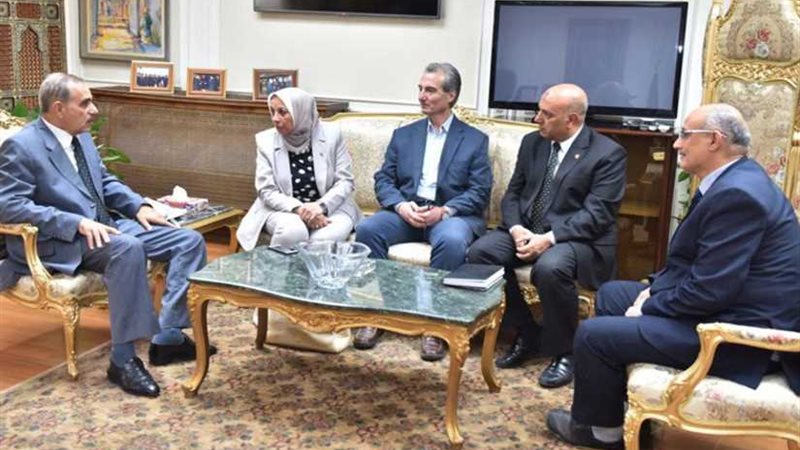 التأمين الصحي تفتتح