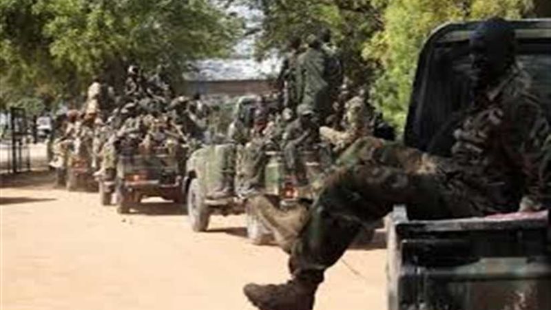 10 قتلى بإلقاء قنبلة