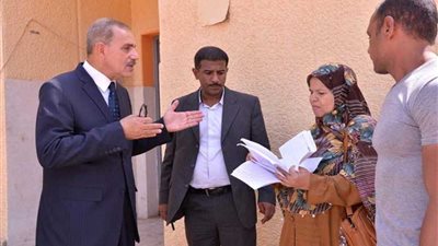 محافظ أسيوط يطالب بتفعيل الأنشطة المدرسية.. صور