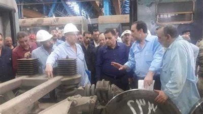 رئيس هيئة السكة الحديد يتفقد ورش كوم أبوراضي ببني سويف