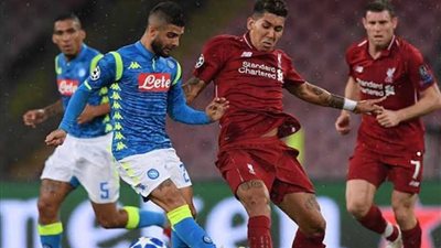 ليفربول يتعادل أمام نابولي سلبيًا في الشوط الأول