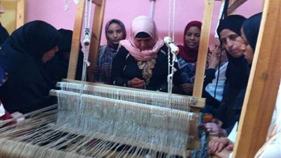افتتاح الدورة الأولى لتعليم السيدات أشغال النول وصناعة الكليم