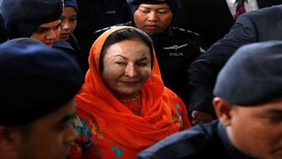 زوجة رئيس الوزراء الماليزي السابق تواجه 17 تهمة تتعلق بالفساد