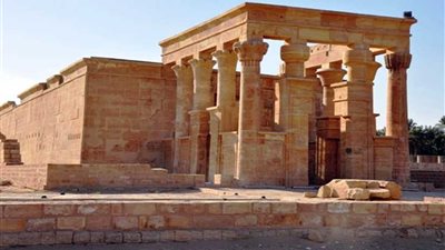 الوادي الجديد تجري تجهيزات بمعبد هيبس استعدادا للاحتفال بعيدها القومي