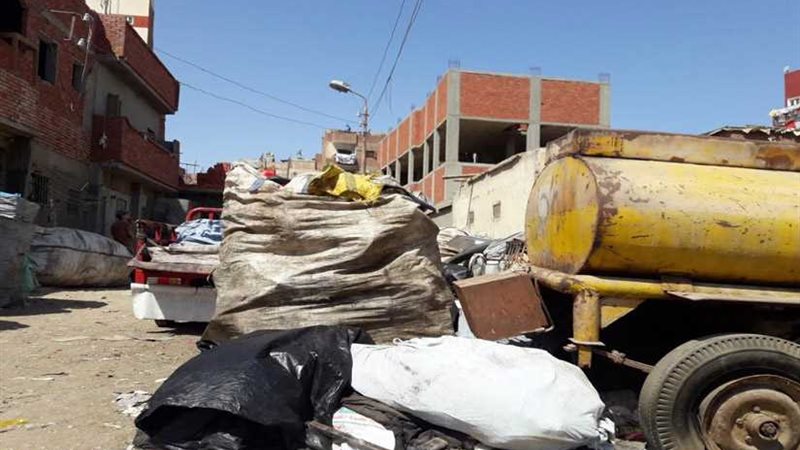 بلطجية وخارجون عن